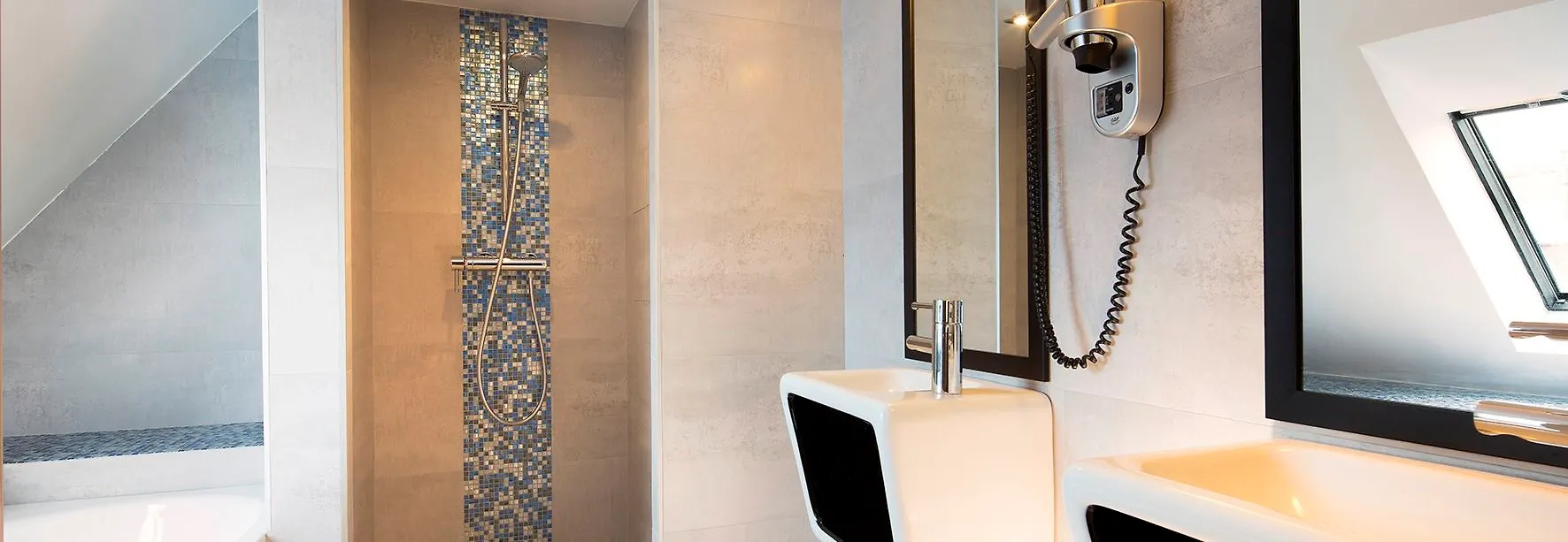 R. Kipling By Happyculture Hotel