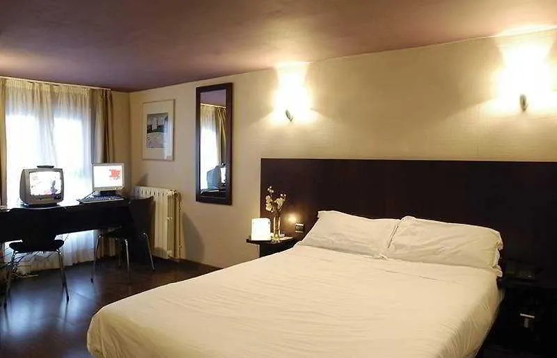 R. Kipling By Happyculture Hotel